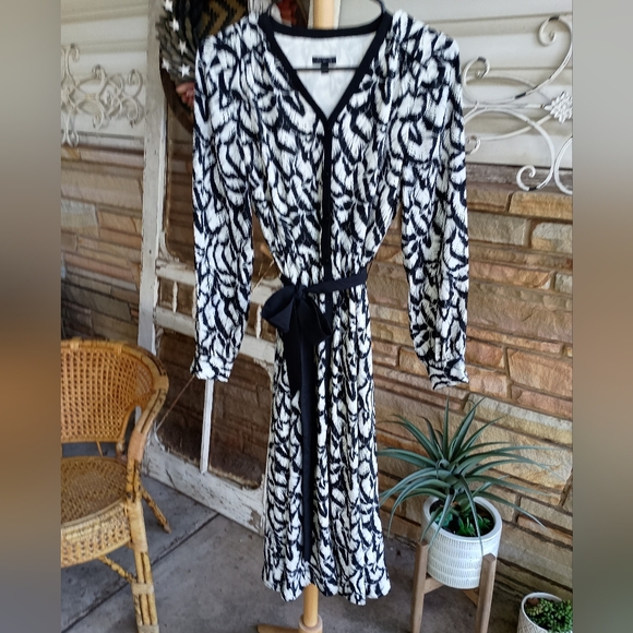 Talbots Crepe Midi Dress - Gathered Feathers_2 - Picture 4 of 8